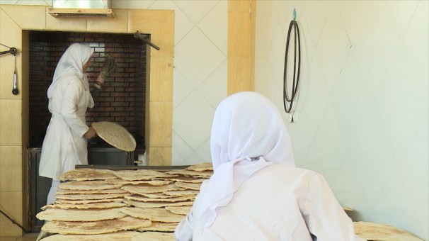 شهرت جهانی نان دست پخت بانوان شهر کمشچه اصفهان شهرت جهانی نان دست پخت بانوان شهر کمشچه اصفهان