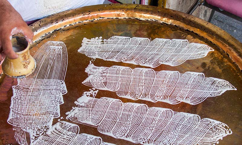 رشته و خشکار شیرینی سنتی گیلان رشته و خشکار شیرینی سنتی گیلان