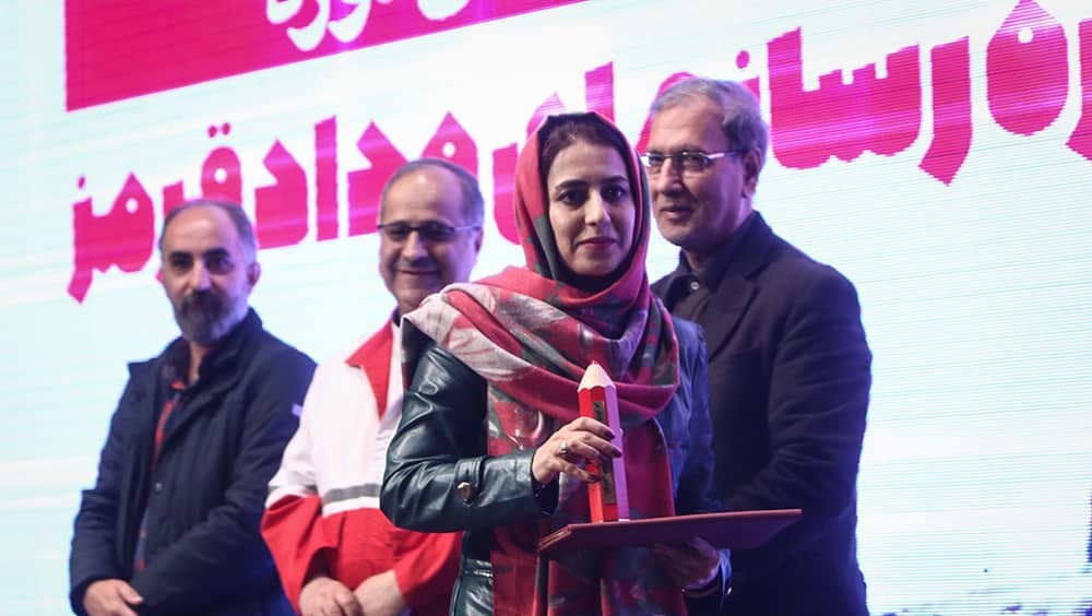 بانوی هنرمند کرمانشاهی مقام اول جشنواره ملی &laquo;مداد قرمز&raquo; را کسب کرد