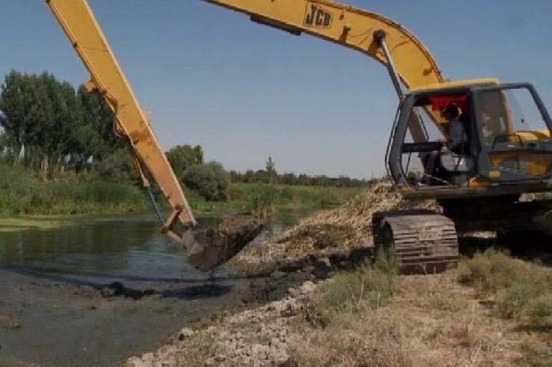 آغاز لایروبی مسیر منتهی به تالاب کانی&zwnj;برازان مهاباد