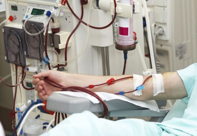 توزیع بیش از 900 بسته&zwnj; بهداشتی و حفاظتی بین بیماران خاص و صعب العلاج سبزوار