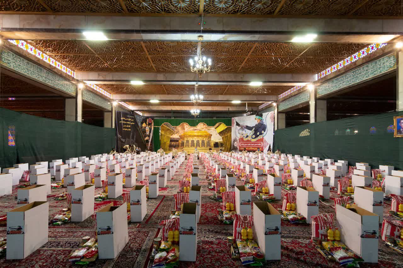 توزیع ۱۸ هزار بسته معیشتی در رزمایش کمک مومنانه یزد توزیع ۱۸ هزار بسته معیشتی در رزمایش کمک مومنانه یزد