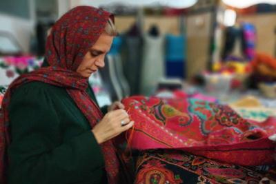 کسب رتبه کارآفرین برتر کشوری هنرمند صنایع&zwnj;دستی لنجان