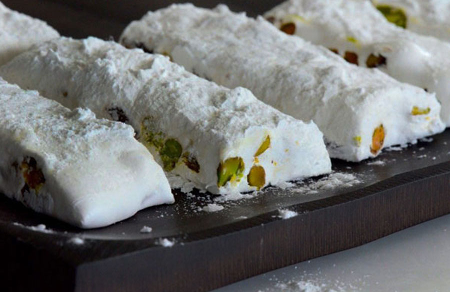 طرز تهیه خانگی گز شیرین و خوشمزه طرز تهیه خانگی گز شیرین و خوشمزه