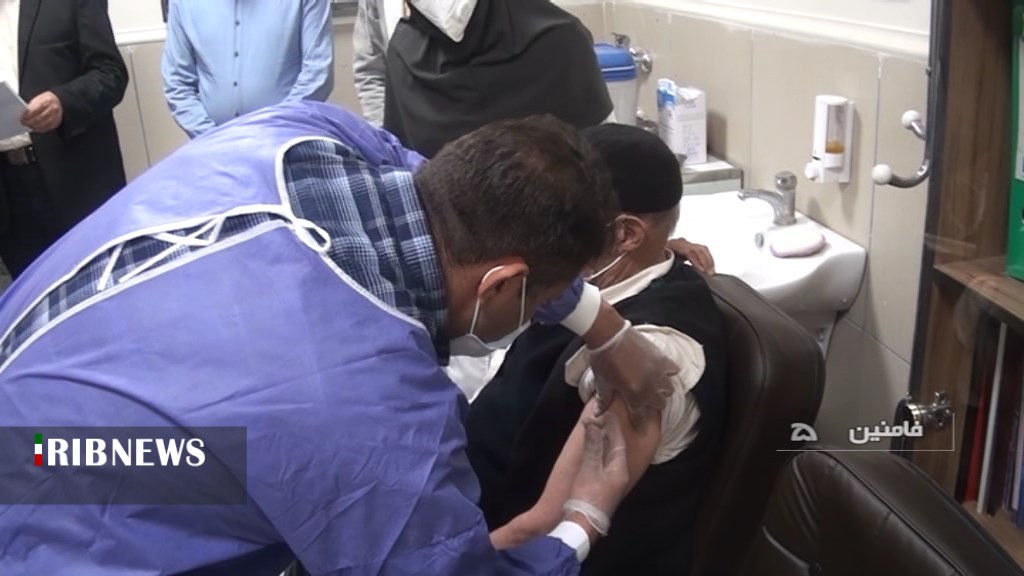 واکسیناسیون سالمندان در هجده مرکز جامع سلامت واکسیناسیون سالمندان در هجده مرکز جامع سلامت