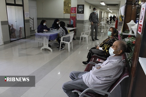 حضور بدون هماهنگی متقاضیان واکسن ، علت ایجاد ازدحام در بیمارستان نفت