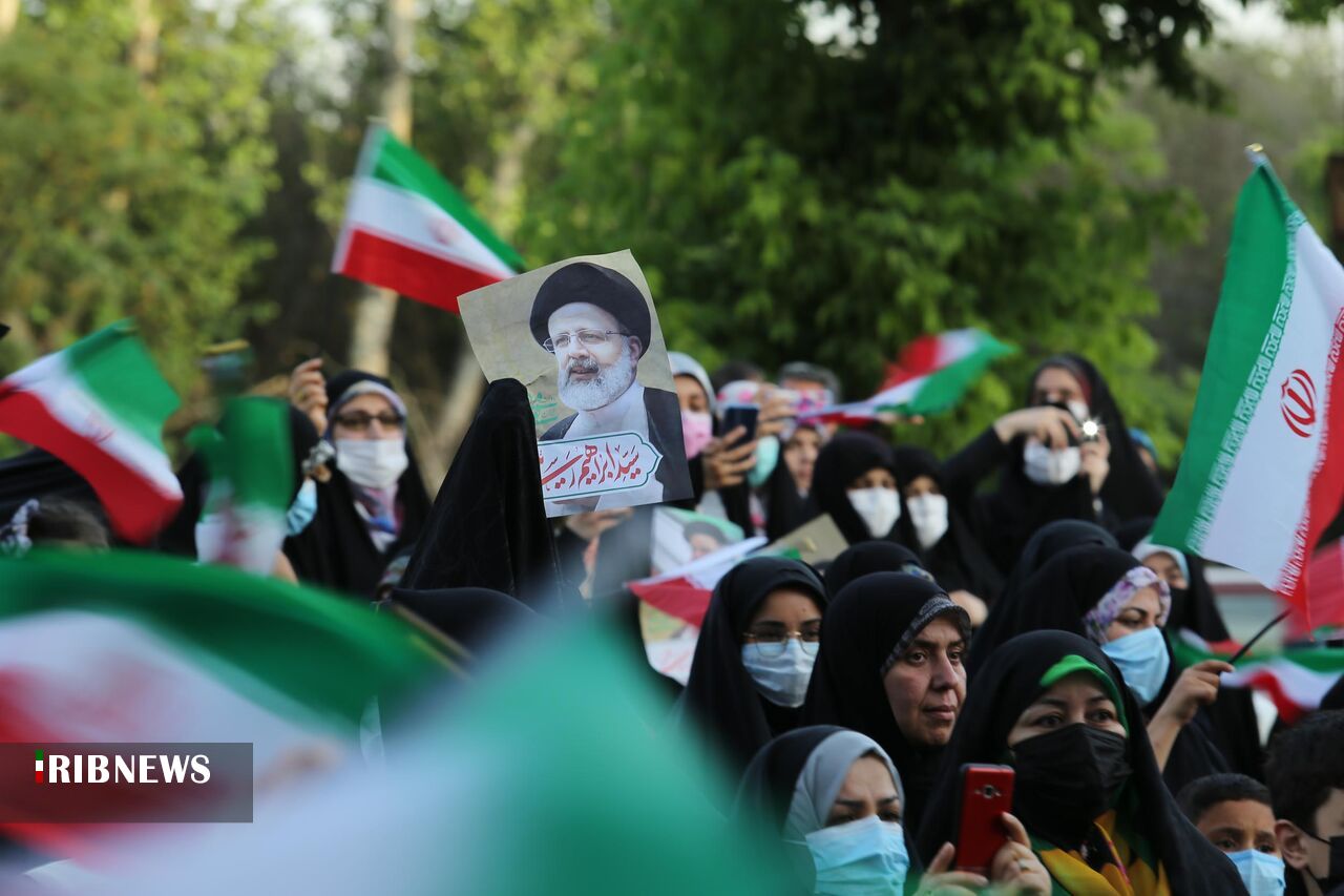 جشن مردمی پیروزی ملت در انتخابات ریاست جمهوری در اردبیل