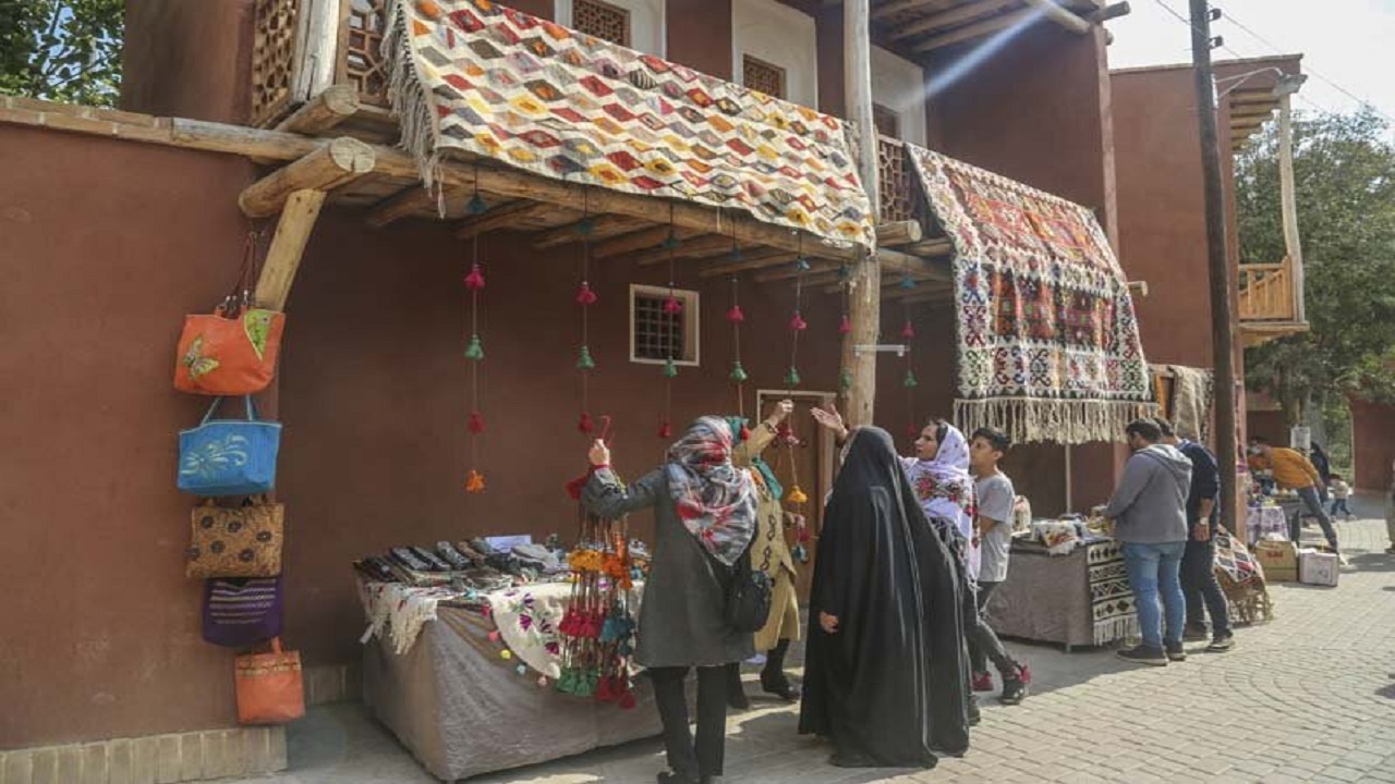 پایان کار نمایشگاه صنایع&zwnj;دستی هنرمندان البرز و قزوین