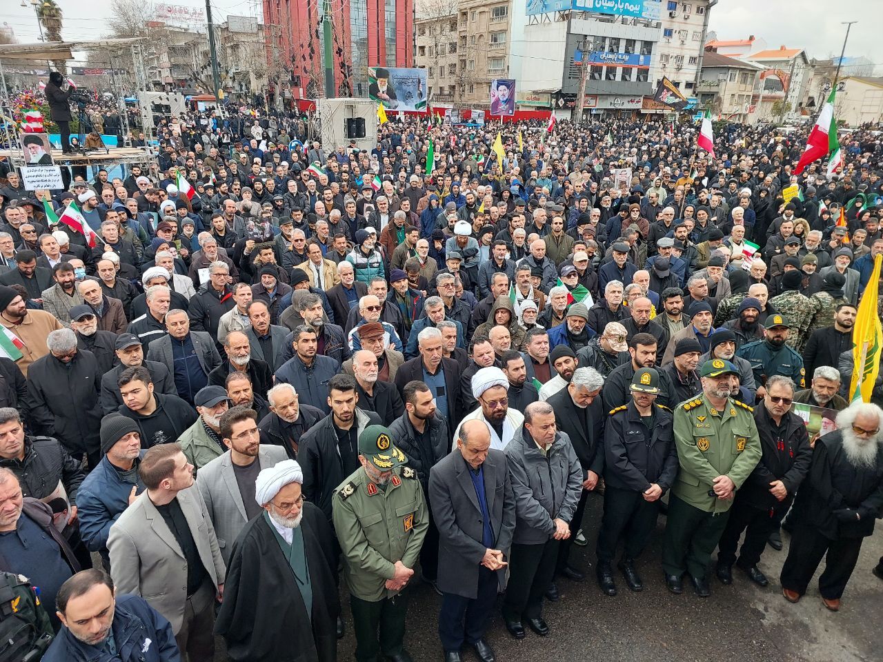 نبرد امروز ایران عرصه‌ی تقابل حق و باطل