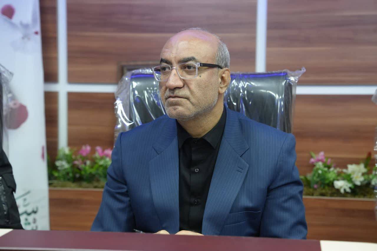 مسئولان با تمام توان پای کار خدمت به مردم ایستاده‌اند