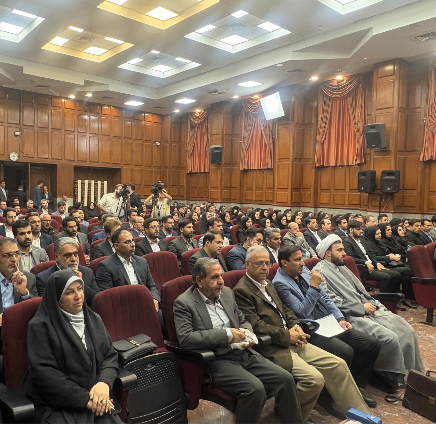 در عملیات چلچراغ منافقین بیش از ۸ هزار ایرانی را ترور کردند در عملیات چلچراغ منافقین بیش از ۸ هزار ایرانی را ترور کردند