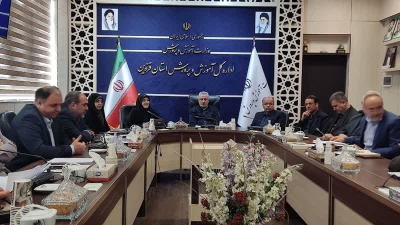همه ظرفیت های موجود در این روزهای جنگ پای کار باشند