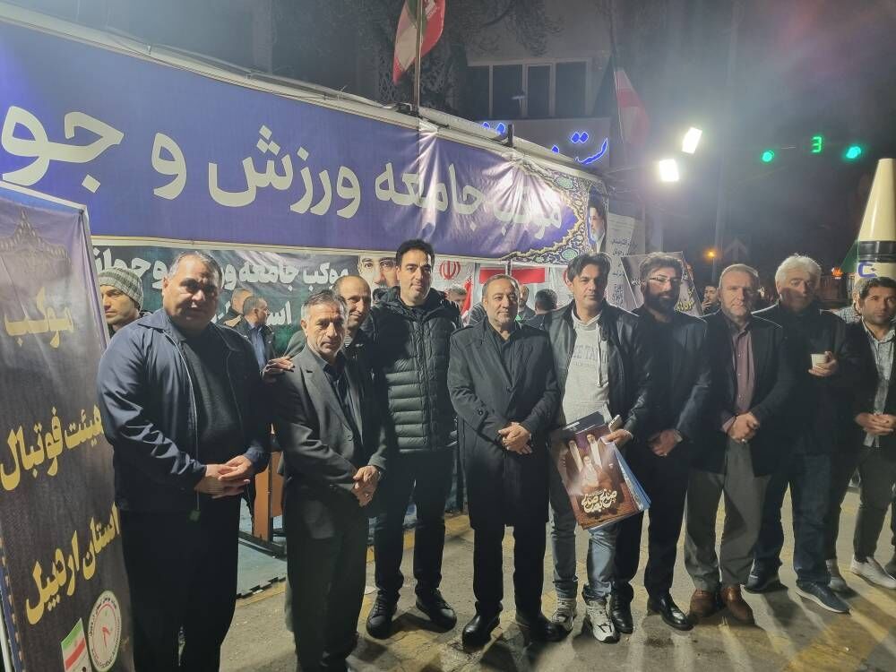 هیات فوتبال اردبیل ۲ هزار وعده غذای گرم در شبهای اقتدار توزیع کرد هیات فوتبال اردبیل ۲ هزار وعده غذای گرم در شبهای اقتدار توزیع کرد