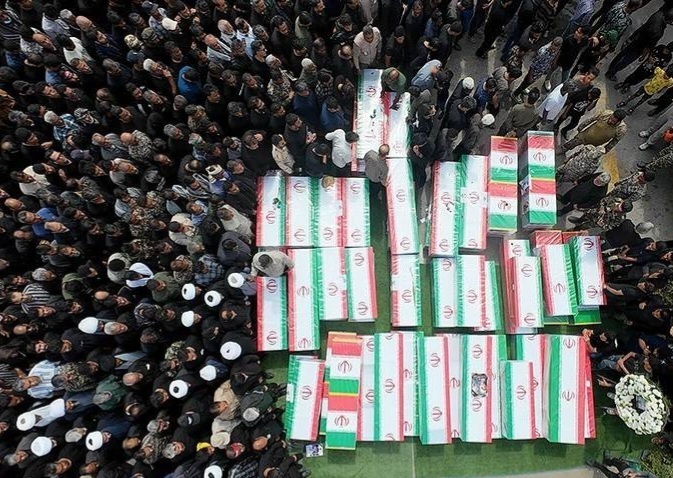خنده کن دختر من، گریه پنهان با من ...