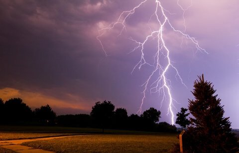 صاعقه جان جوان بوکانی را گرفت