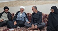 دیدار نماینده ولی فقیه با خانواده دو شهید مدرسه شجره طیبه میناب