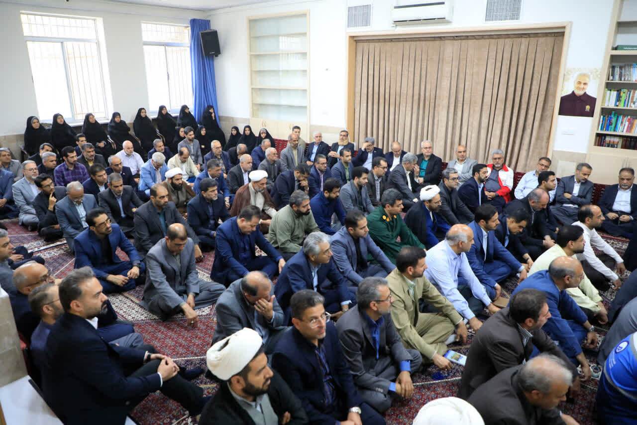 شهادت رهبر انقلاب اسلامی موجب بیداری مردم جهان شد