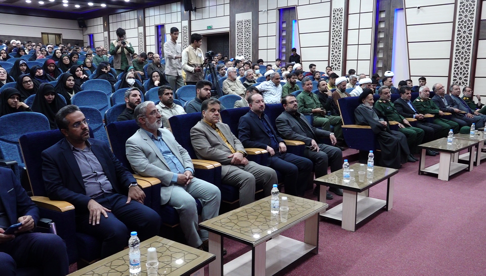 قدردانی از موکب داران برتر خراسان جنوبی در همایش سفیر امید قدردانی از موکب داران برتر خراسان جنوبی در همایش سفیر امید