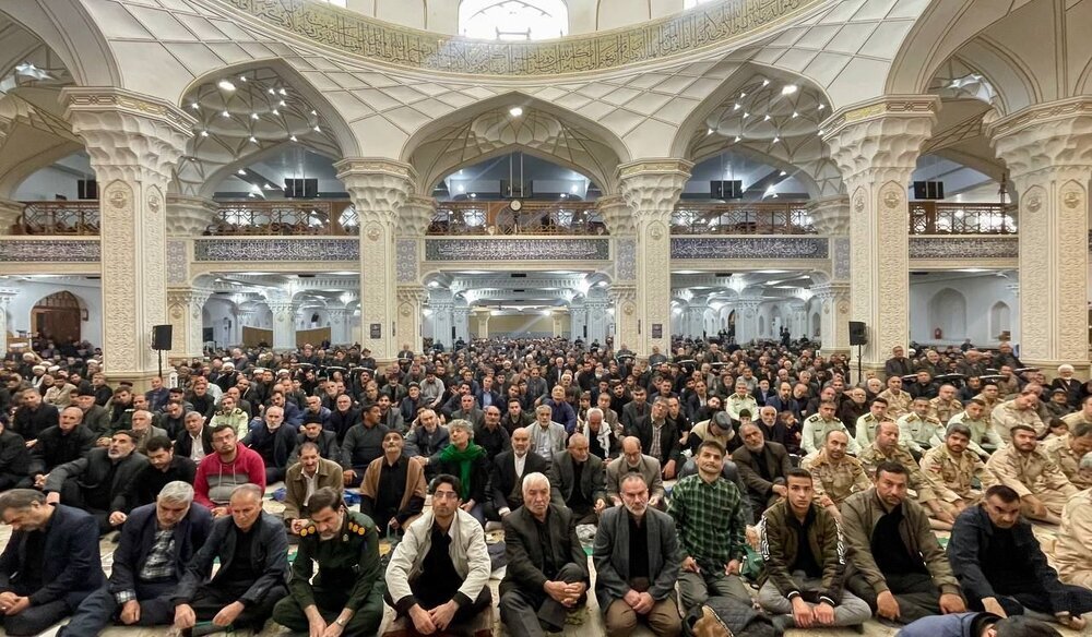 امام جمعه اردبیل: پایان شکست ناپذیریِ آمریکا، به دست ایران