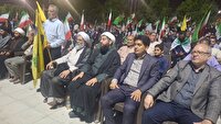 حضور نماینده رهبر معظم انقلاب اجتماع شبانه مردم درگهان قشم