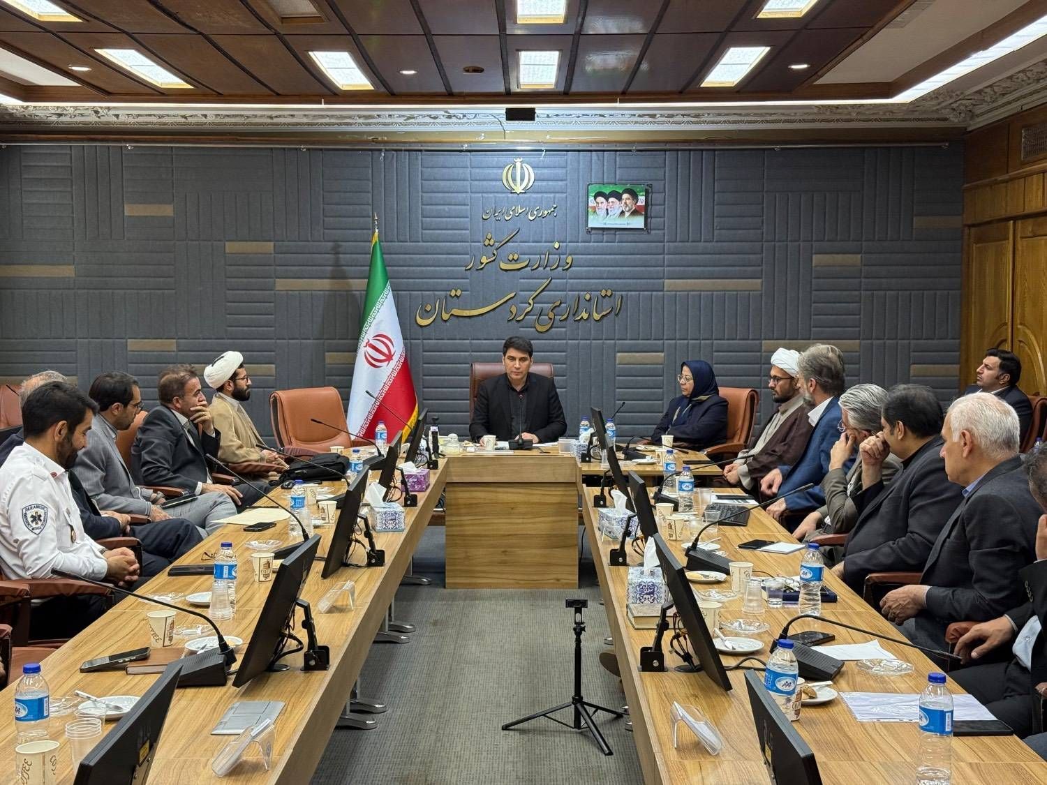 نشست استاندار کردستان با فعالان حوزه سلامت