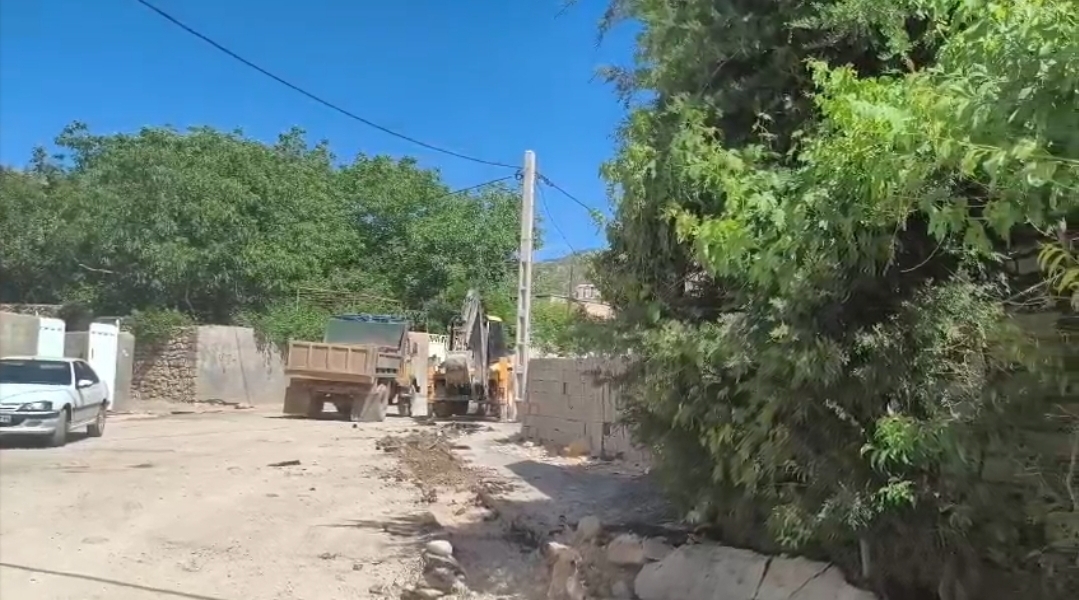 تعویض لوله فرسوده انتقال شبکه آب محله محمود آباد علت اُفت فشار و قطعی آب تعویض لوله فرسوده انتقال شبکه آب محله محمود آباد علت اُفت فشار و قطعی آب