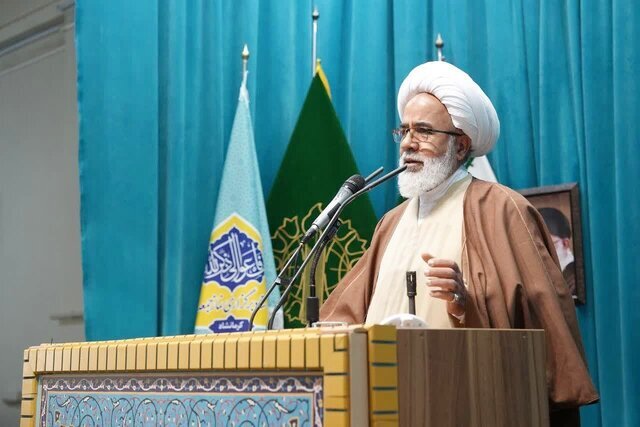 امام جمعه کرمانشاه: دشمن با جنگ ترکیبی در پی تضعیف ملت ایران است