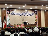 تجلیل از ۱۲۴ طلبه و روحانی برگزیده یزدی در همایش ممتازین حوزه‌های علمیه