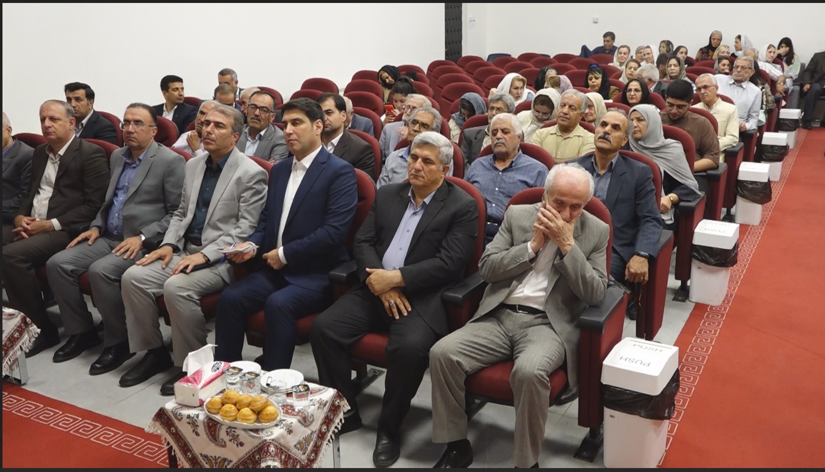 بازنشستگان سرمایه های جامعه هستند