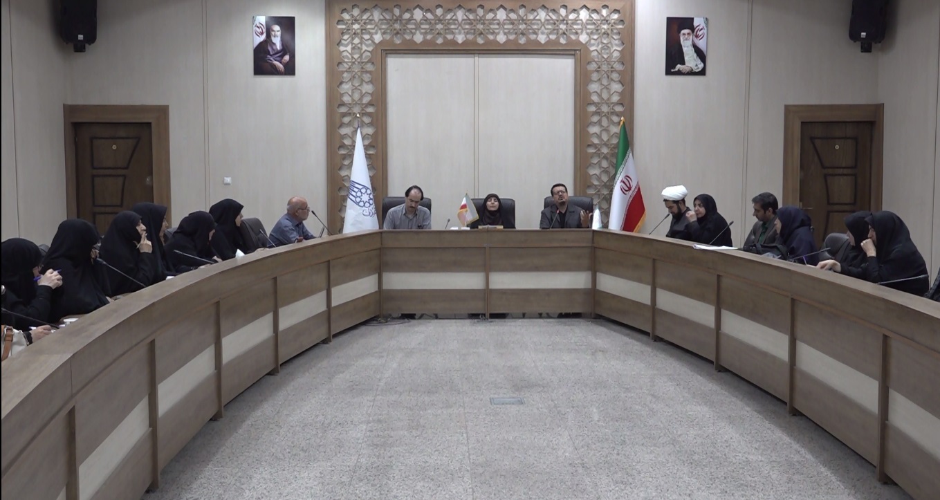 بررسی چالش‌ها و راهکارهای جوانی جمعیت در همدان