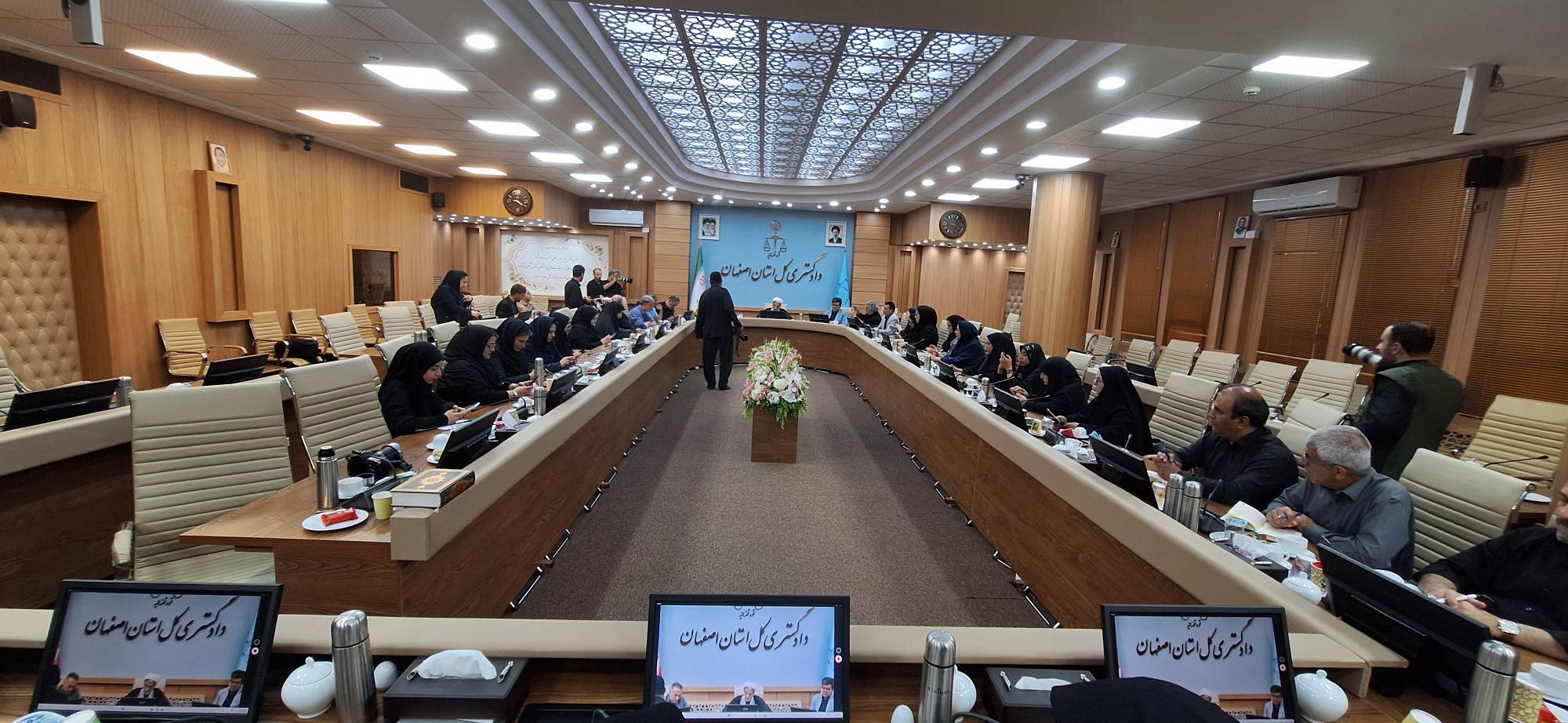 کاهش زمان رسیدگی به پروندههای قضایی در اصفهان کاهش زمان رسیدگی به پروندههای قضایی در اصفهان