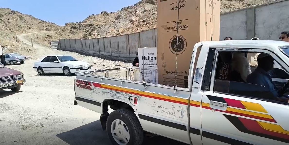 اهدای ۳۲ سری جهزیه به زوج های جوان شهرستان سرباز