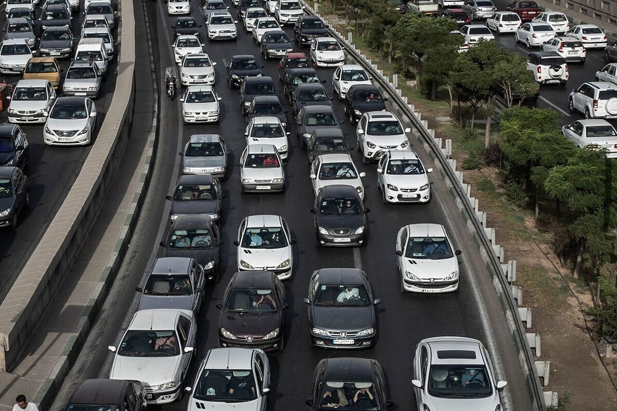 ترافیک سنگین در ورودی‌های تهران در آستانه مراسم تشییع رهبر شهید
