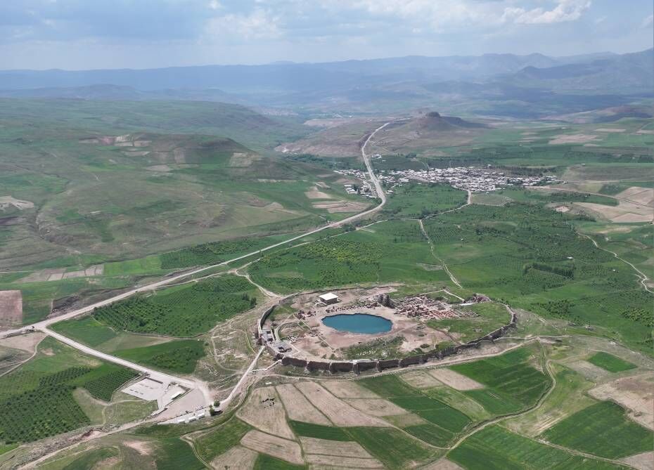 ثبت بیش از ۳۲ هزار بازدیدکننده از میراث جهانی تخت‌سلیمان در نیمه نخست امسال