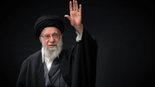 ۱۳۰۰ پرستار در صف خدمت به زائران بدرقه آقای شهید در مشهد