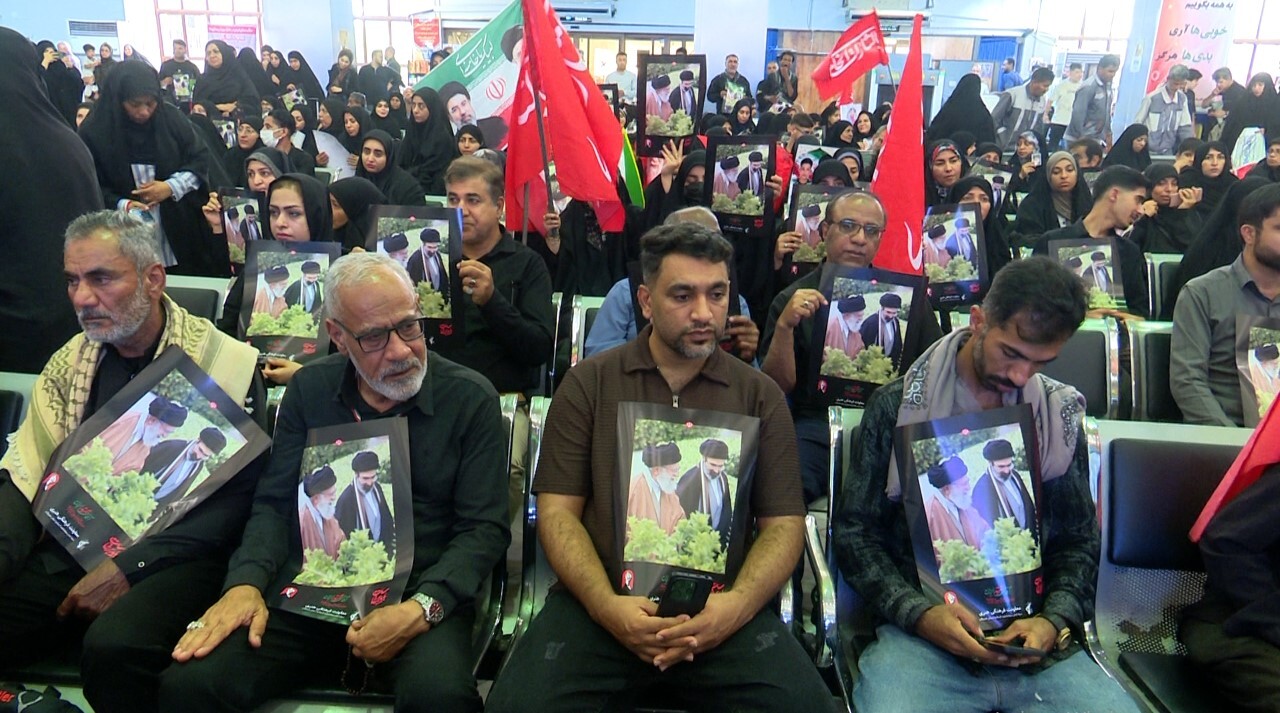 اعزام نخستین گروه از زائران هرمزگانی برای حضور در مراسم تشییع رهبر شهید