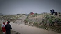 نجات سرنشینان دو خودروی گرفتار در سیلاب روستای تمرسلماس
