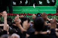 گام‌های وفاداری مردم قزوین در سوگ رهبر مجاهد شهید
