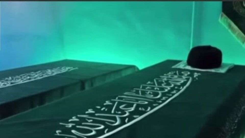 ورود پیکر مطهر آقای شهید امت به همراه خانواده شهید به مشهد مقدس