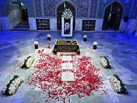 بازگشایی راهرو‌های منتهی به رواق دارالذکر حرم رضوی