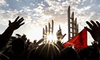 اعلام شاه‌بیت دسته حسینیه اعظم زنجان در یوم‌العباس