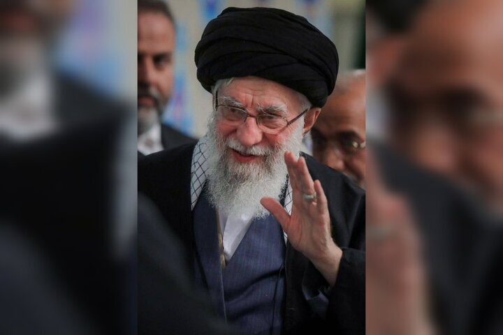 مشتاقان حضور در مراسم تشییع «قائد شهید» بخوانند