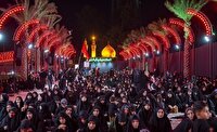 پرچم داران ایران در شیراز به یاد علمدار کربلا بر سینه می‌رنند