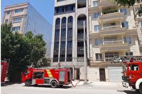 مهار آتش سوزی یک ساختمان مسکونی در کرمانشاه