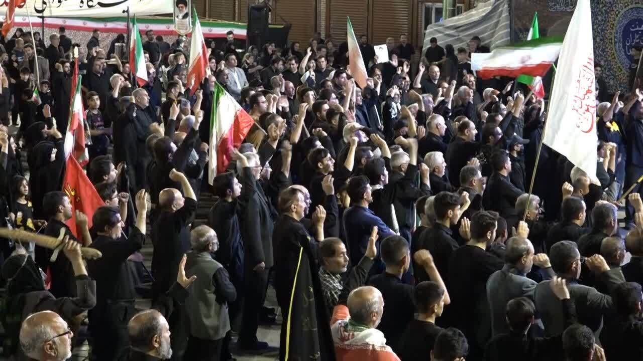اجتماع شبانه مردم خوی با محوریت درس‌های عاشورا