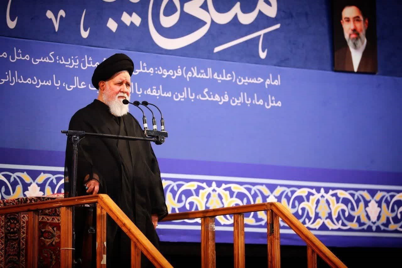  امروز باید ضعف و شکست دشمن برجسته شود