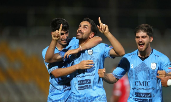 شکست پرسپولیس مقابل چادرملو در لحظه های پایانی