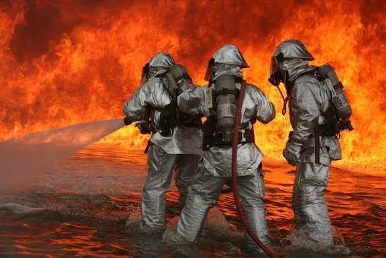 مهار ۲۴ فقره حریق علف‌های خشک و انجام ۱۲ عملیات نجات حیوانات در اراک