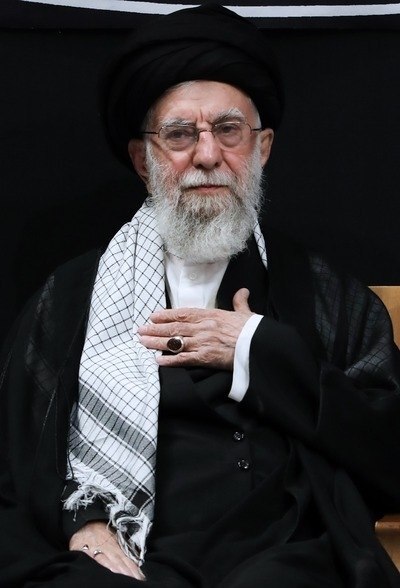 ایران حسینیه‌است پس از پر گشودنت ...