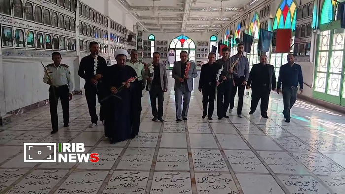 غبارروبی مزار شهدای مبارزه با مواد مخدر در قم غبارروبی مزار شهدای مبارزه با مواد مخدر در قم